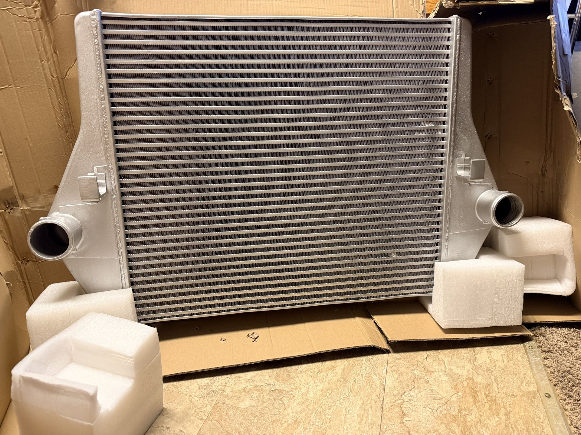 Performance Aluminum Intercooler – Universal Fit – 31x25 – Brand New