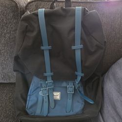 Herschel Backpack With Laptop Sleeve