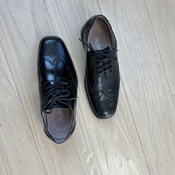 Florsheim kids black dress shoe