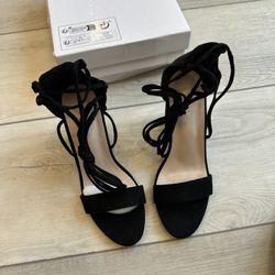 Womens Size Open Toe Lace Up Chunky High Heels shoe size 38/7.5 or 8