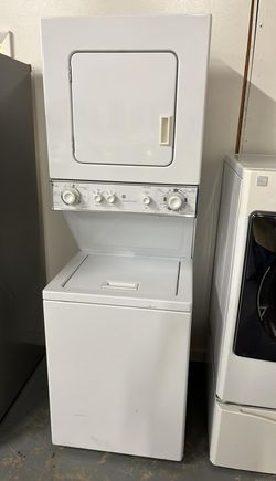 GE Spacemaker Laundry Center – Top Load Washer, Front Dryer, White