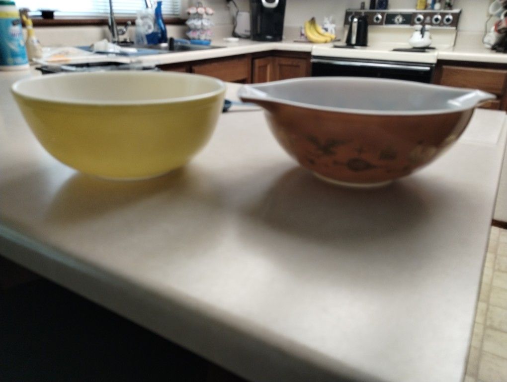 Two Large Vintage Pyrex Bowls