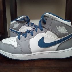 Jordan 1 Size 6 Youth $40