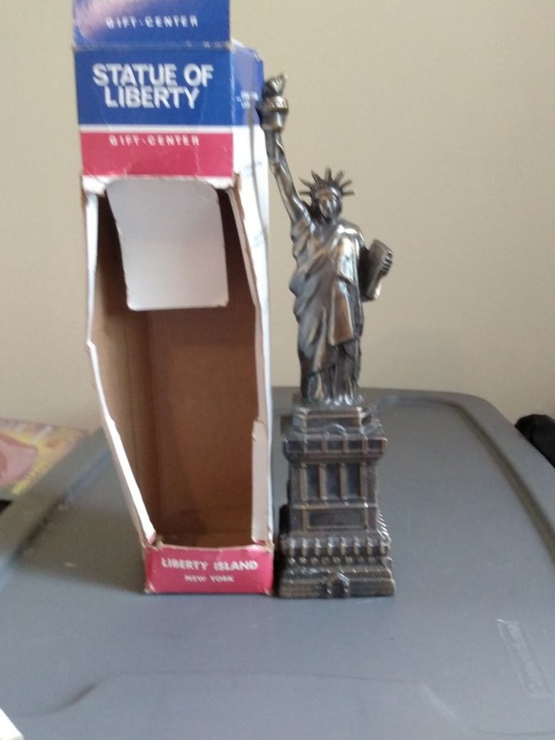 Gold Statue Of Liberty Figure.