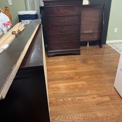 4 Piece Queen Bed Suit