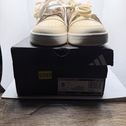Adidas cream colored women’s shoes