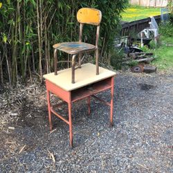 Kids Desk And Chair 