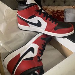 New  Jordan 1 Mid Size 8