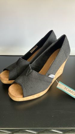 Toms women’s black wedge shoes 7.5 new