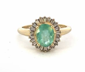Woman’s Ladies 14k Yellow Gold Emerald  With Diamond Halo Ring Size 5 GP3112456