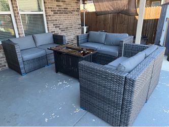 New inbox patio set (we finance and deliver)($54 down, (90 day no interest no credit check payment plan)