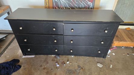 Dresser