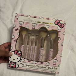 Hello Kitty Makeup Brushes 