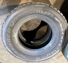 11r22.5 Tires