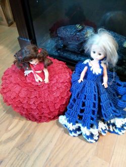 2 dolls