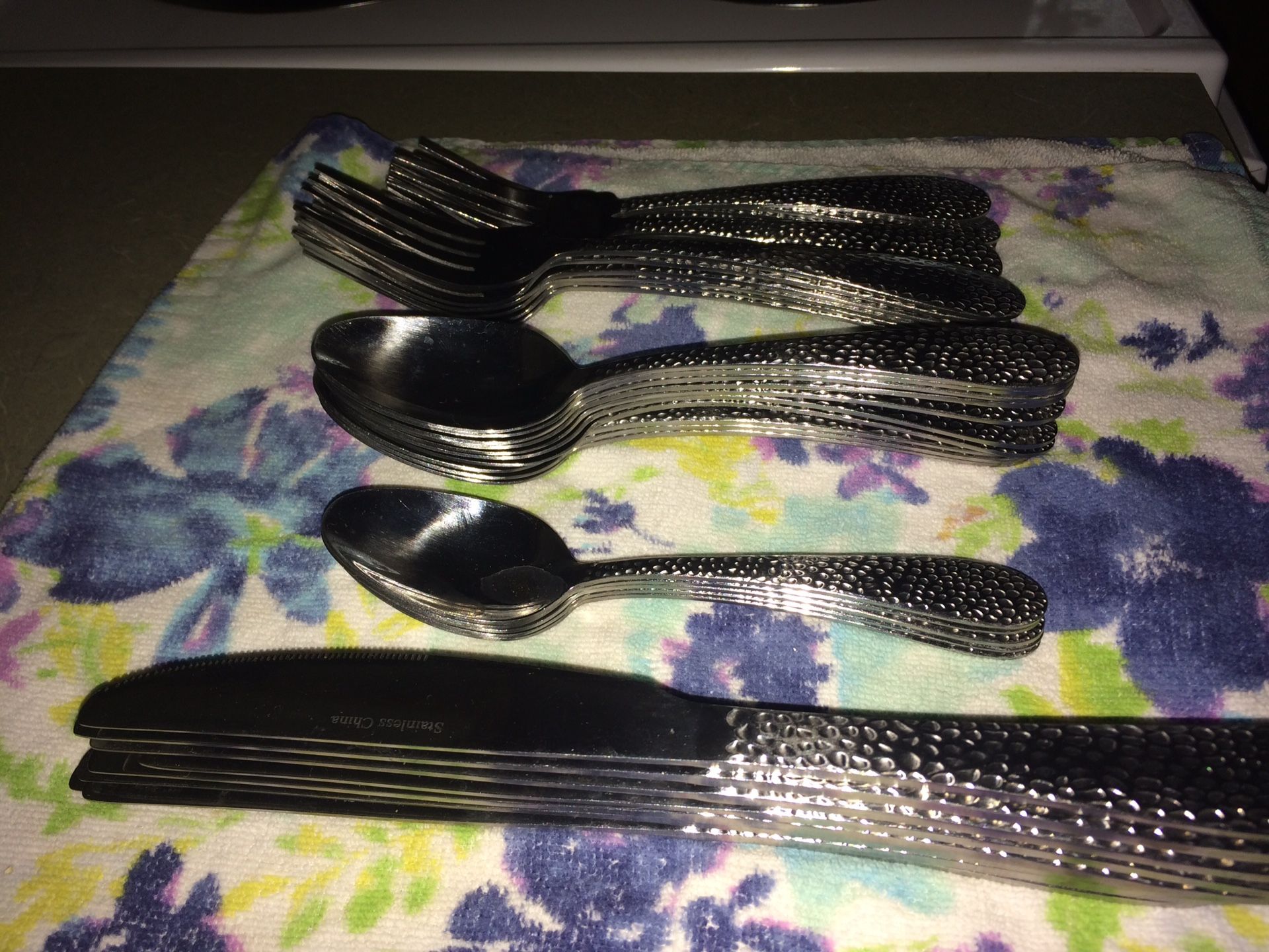 Free Silverware Set for 🔥 fire victims