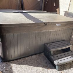 American Whirlpool 281 Hot Tub 