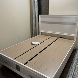 Queen Bed
