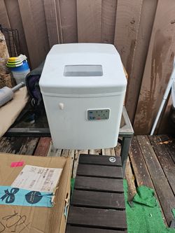 Ice Maker 🧊 $20