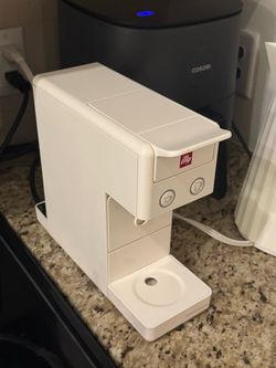 Illy y3.3 coffee machine