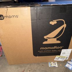 Halo Bassinet And 4Moms Swing 