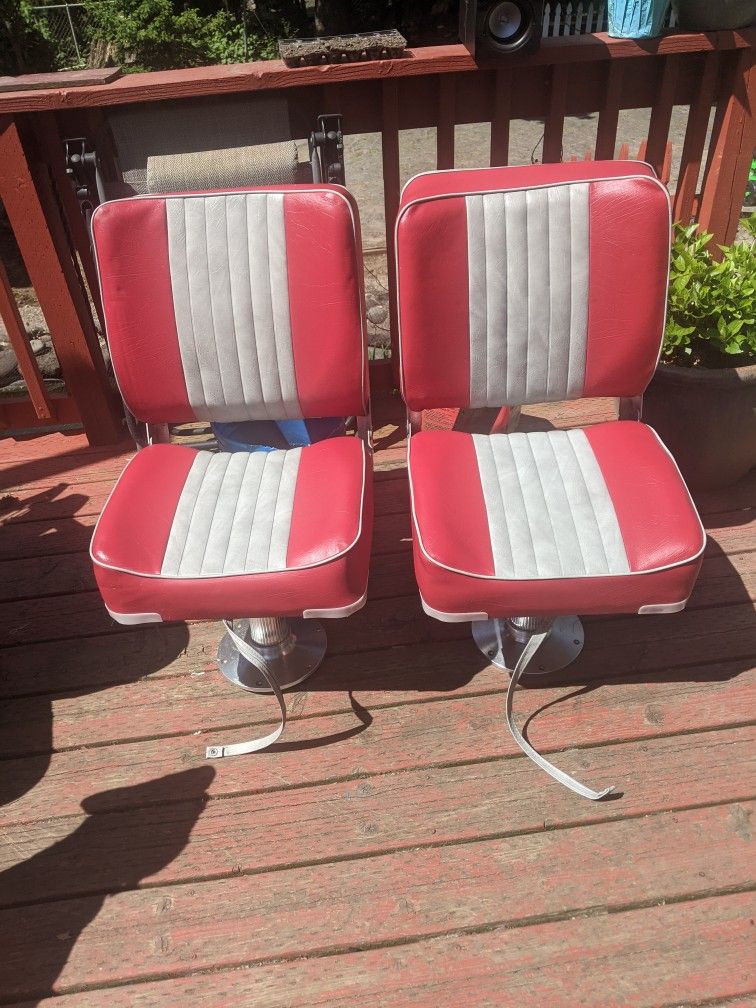 Boat Seats With 12" Pedestals 