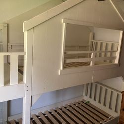 Treehouse Bunk Bed 