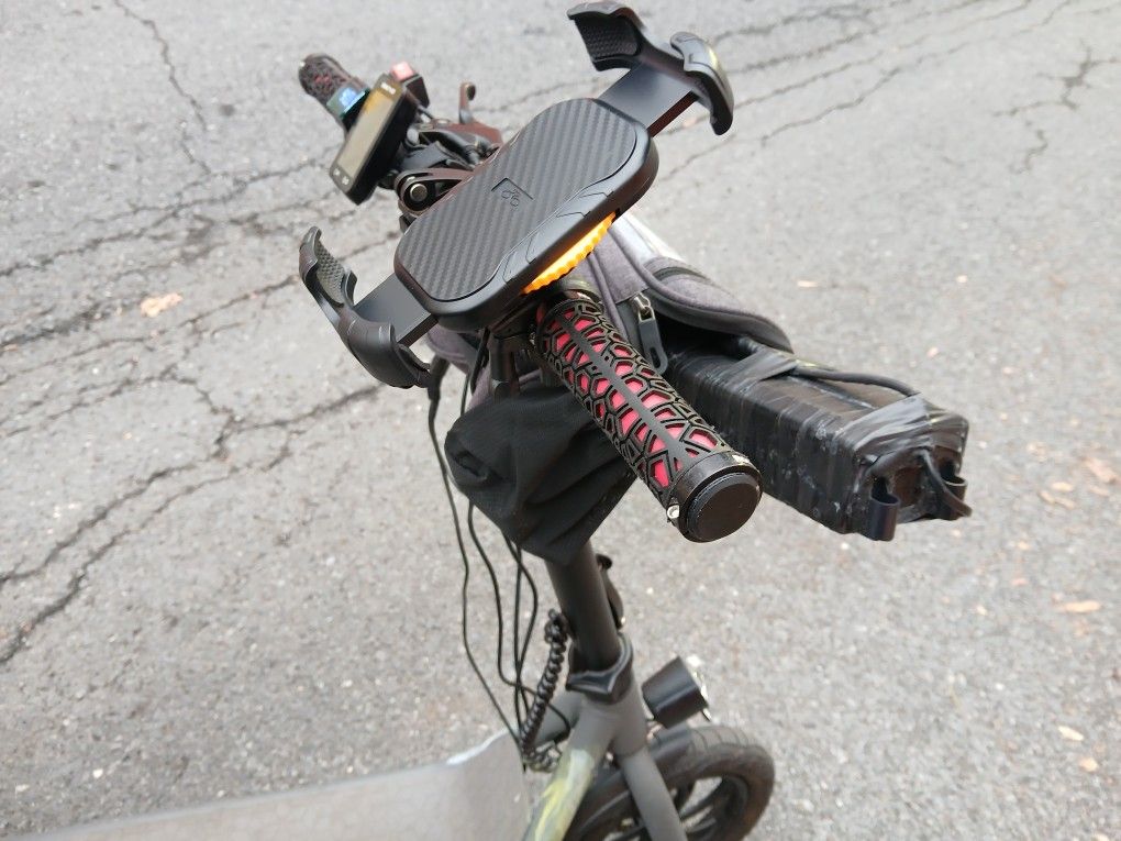 500W Electric Motorcycle,Scooter 220LBS MAX  Riders Weight 110Miles Long Range 23MPH