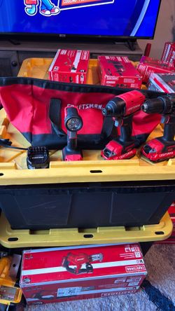Craftsman combo Kit , drill, flash light , impact drill, battery, charger and bag