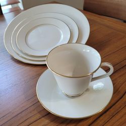 LENOX DINNERWARE