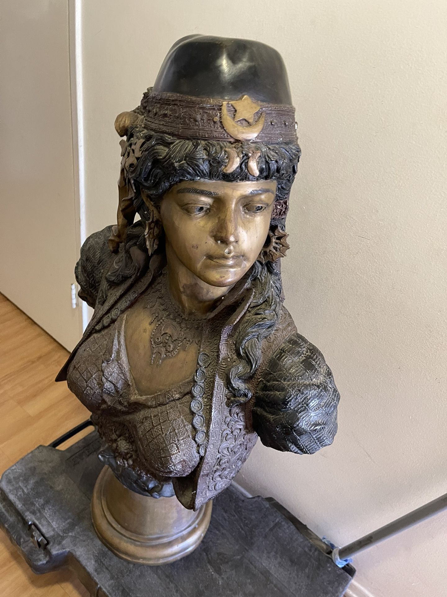 Vintage Women Iron Bust