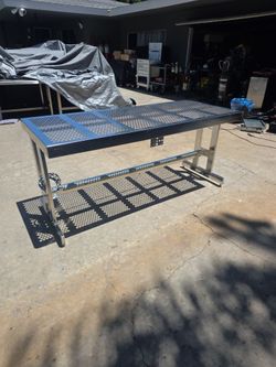 ULTRACLEAN SERIES STAINLESS STEEL WORKBENCH