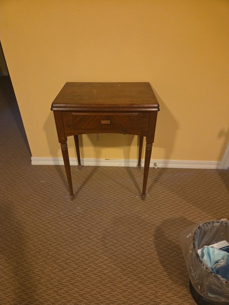 Sewing Machine And TABLE