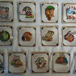 2001 Disneyana Pin Set