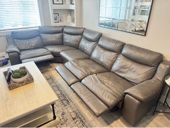 FREE COUCHES PICKUP ONLY
