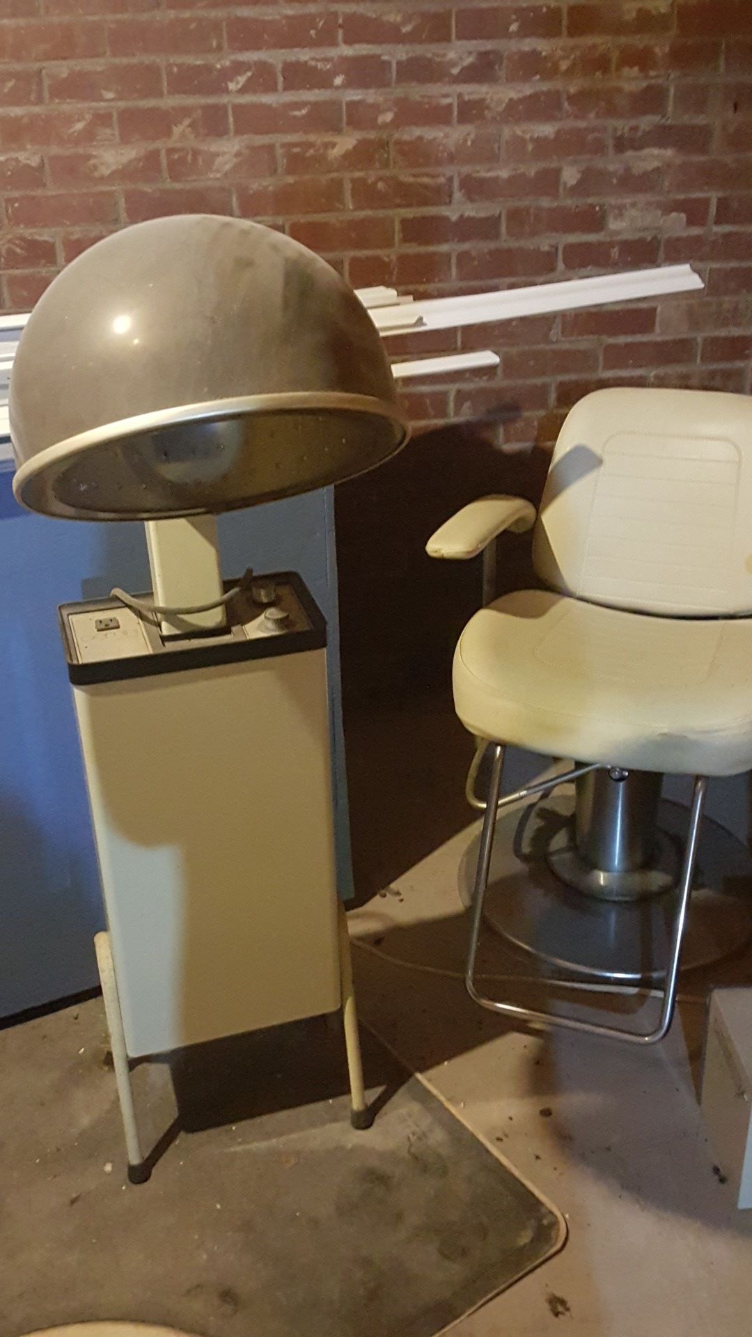 Gemini barber shop beauty salon chair set with hair dryers