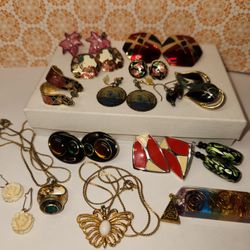 #16, VICORIAN LOT OF 15 ITEMS OF ENAMEL EARRINGS, & NECKLACE