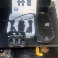 Speaker, Mic & Headphones Bundle