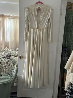 Wedding Dress with Daisy details