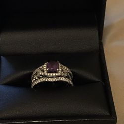 Wedding/engagement ring