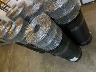 3ft x100ft long. Welded galvanized wire