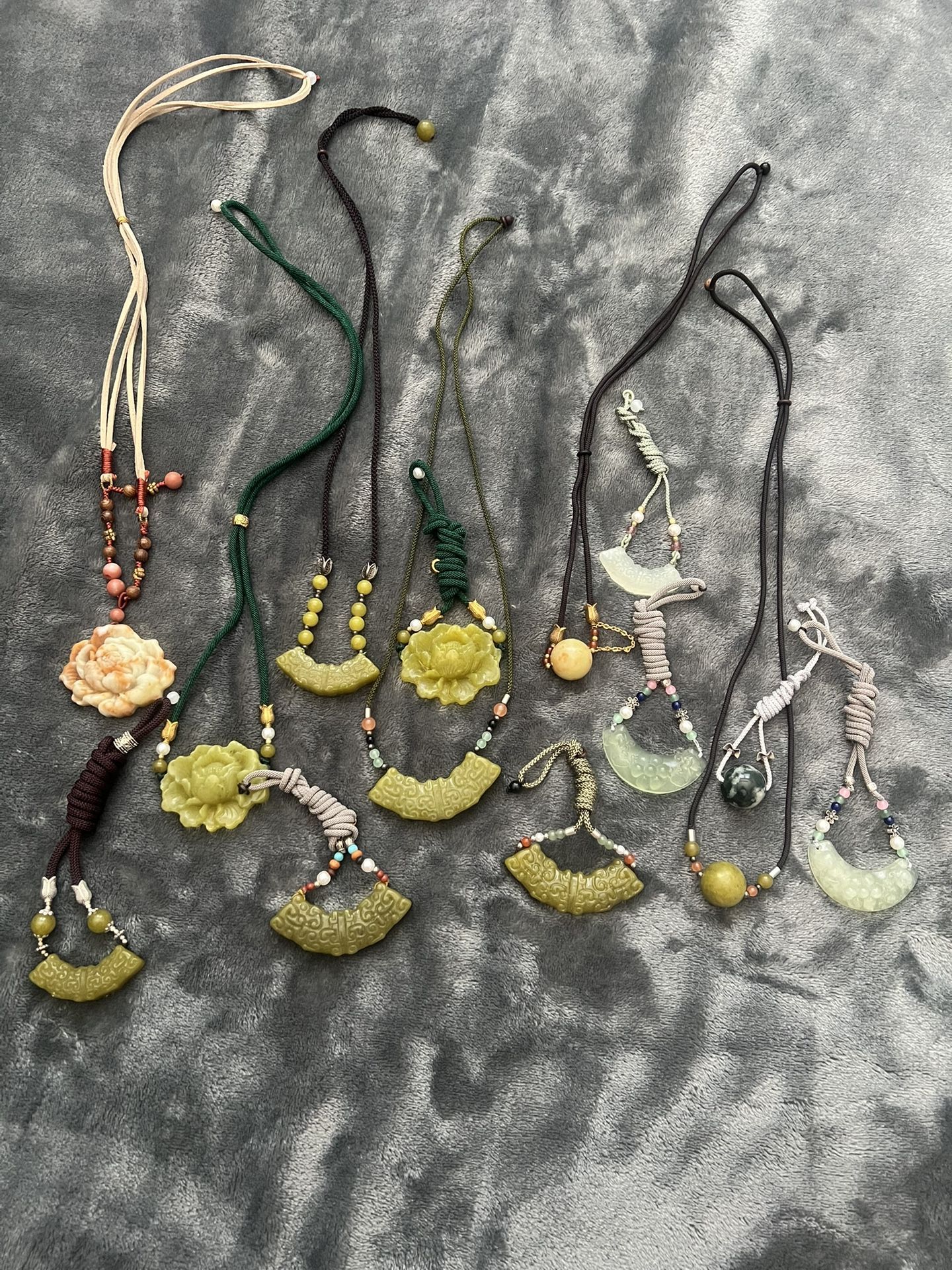 Xiuyan Jade Clavicle Pendant