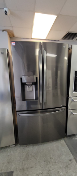 LG French Door Fridge – Black Stainless, Ice & Water, super clean