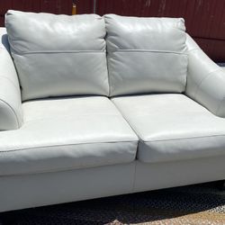 Ashley Furniture Genoa Leather Love coco white