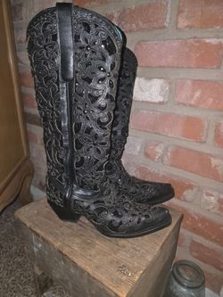 Corral Embroidered Rhinestone Cowboy Boots Size 8