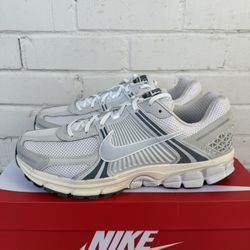 Size 13 - Men's Nike Air Zoom Vomero 5 Platinum Tint HF0731-007