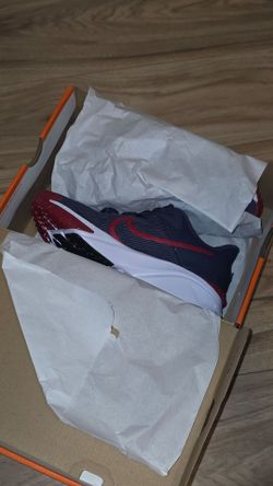 Nike Star Runner 4 Size 5.5Y Blue Red Sneakers – New w/ Box