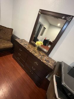 Cabinets with mirror