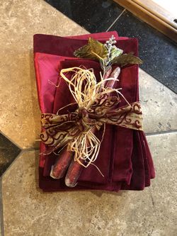 Place setting, napkins, and candles $5