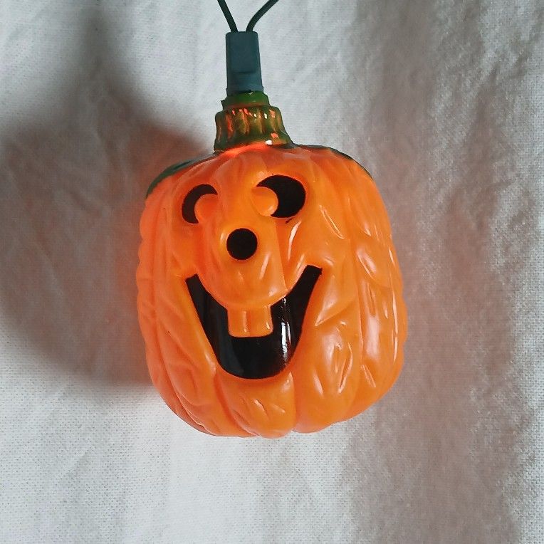 Vtg Halloween Pumpkin  Jack-O-Lantern Blow Mold Light Set 10 Count Hanging Decor